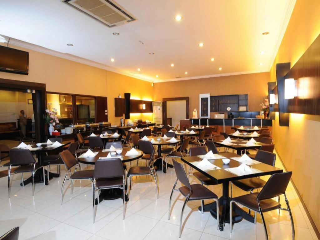 Hotel Kapuas Dharma Pontianak Εξωτερικό φωτογραφία